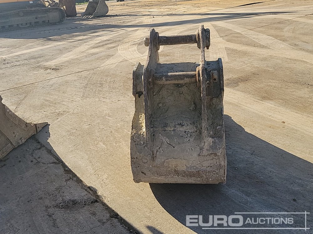 Rhinox 24" Digging Bucket 65mm Pin to suit 13 Ton Excavator - Lyžica: obrázok 4 Rhinox 24" Digging Bucket 65mm Pin to suit 13 Ton Excavator - Lyžica: obrázok 4