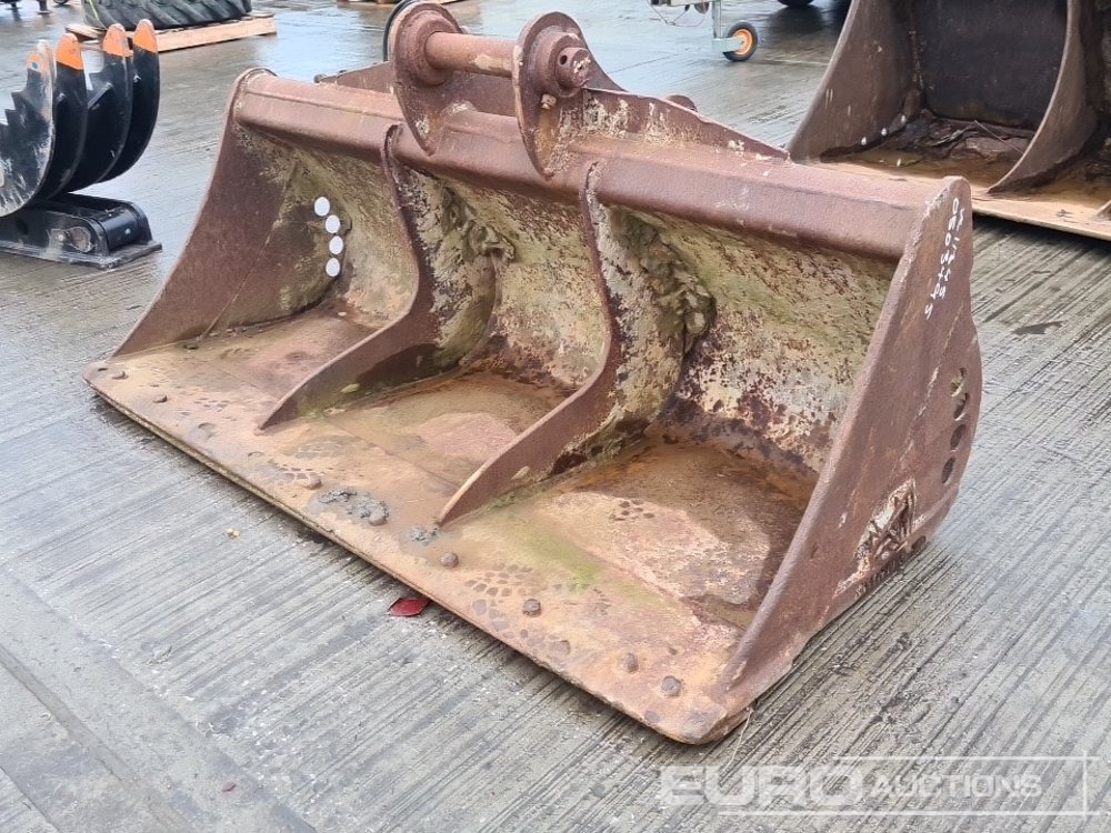 Rhinox 72" Ditching Bucket 65mm Pin to suit 13 Ton Excavator - Lyžica: obrázok 3 Rhinox 72" Ditching Bucket 65mm Pin to suit 13 Ton Excavator - Lyžica: obrázok 3