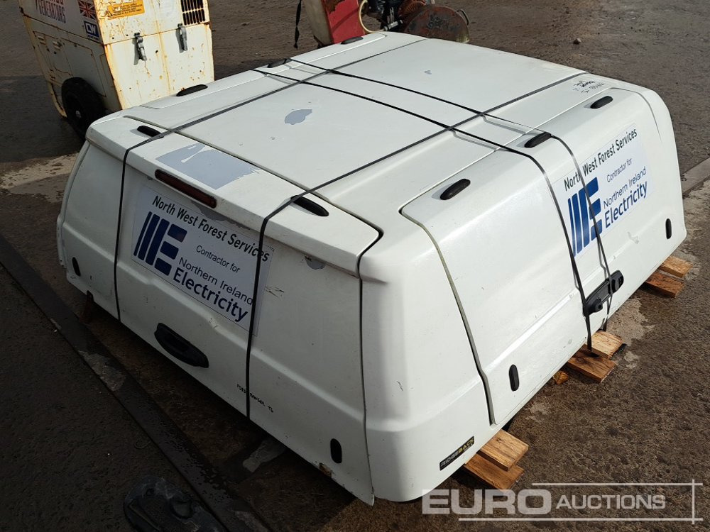 Ridge Back Canopy to suit Pick Up - Stavebné zariadenia: obrázok 3 Ridge Back Canopy to suit Pick Up - Stavebné zariadenia: obrázok 3