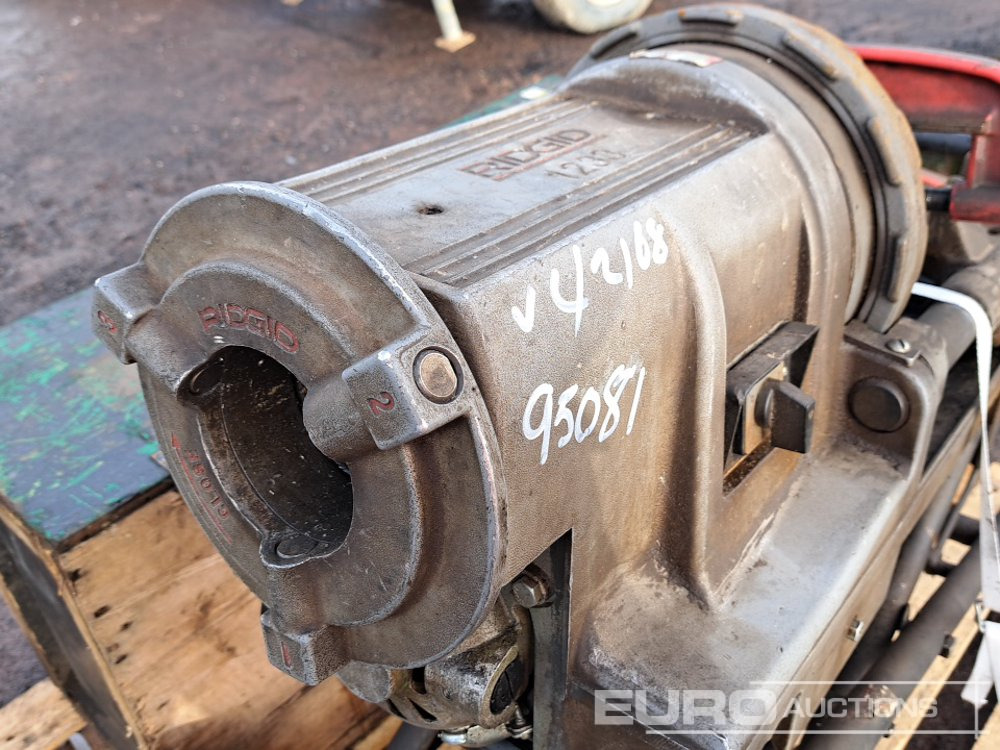 Ridgid 1233 110v Pipe Threading Machine - Vybavenie garáže/ Dielne: obrázok 5 Ridgid 1233 110v Pipe Threading Machine - Vybavenie garáže/ Dielne: obrázok 5