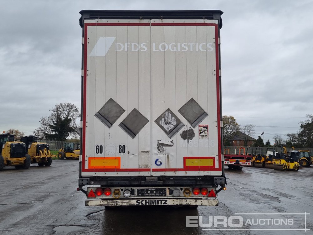Schmitz Tri Axle Curtainsider Trailer - Plachtový náves: obrázok 4 Schmitz Tri Axle Curtainsider Trailer - Plachtový náves: obrázok 4