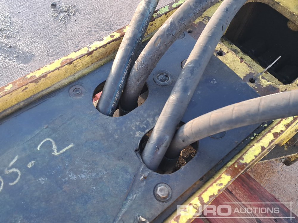 Soosan Hydraulic Breaker 80mm Pin to suit 20 Ton Excavator - Hydraulické kladivo: obrázok 5 Soosan Hydraulic Breaker 80mm Pin to suit 20 Ton Excavator - Hydraulické kladivo: obrázok 5