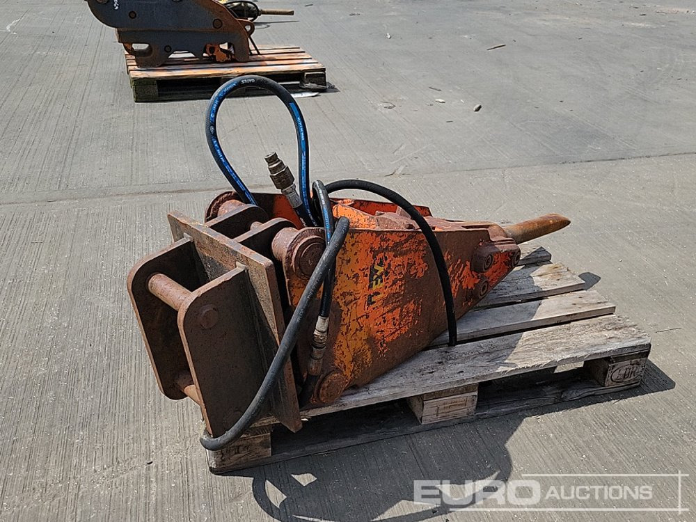 Stanley Hydraulic Breaker 45mm Pin to suit 4-6 Ton Excavator - Hydraulické kladivo: obrázok 5 Stanley Hydraulic Breaker 45mm Pin to suit 4-6 Ton Excavator - Hydraulické kladivo: obrázok 5