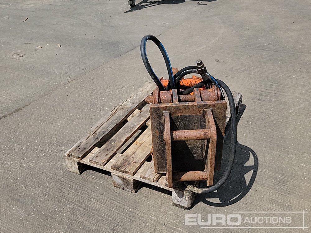 Stanley Hydraulic Breaker 45mm Pin to suit 4-6 Ton Excavator - Hydraulické kladivo: obrázok 4 Stanley Hydraulic Breaker 45mm Pin to suit 4-6 Ton Excavator - Hydraulické kladivo: obrázok 4