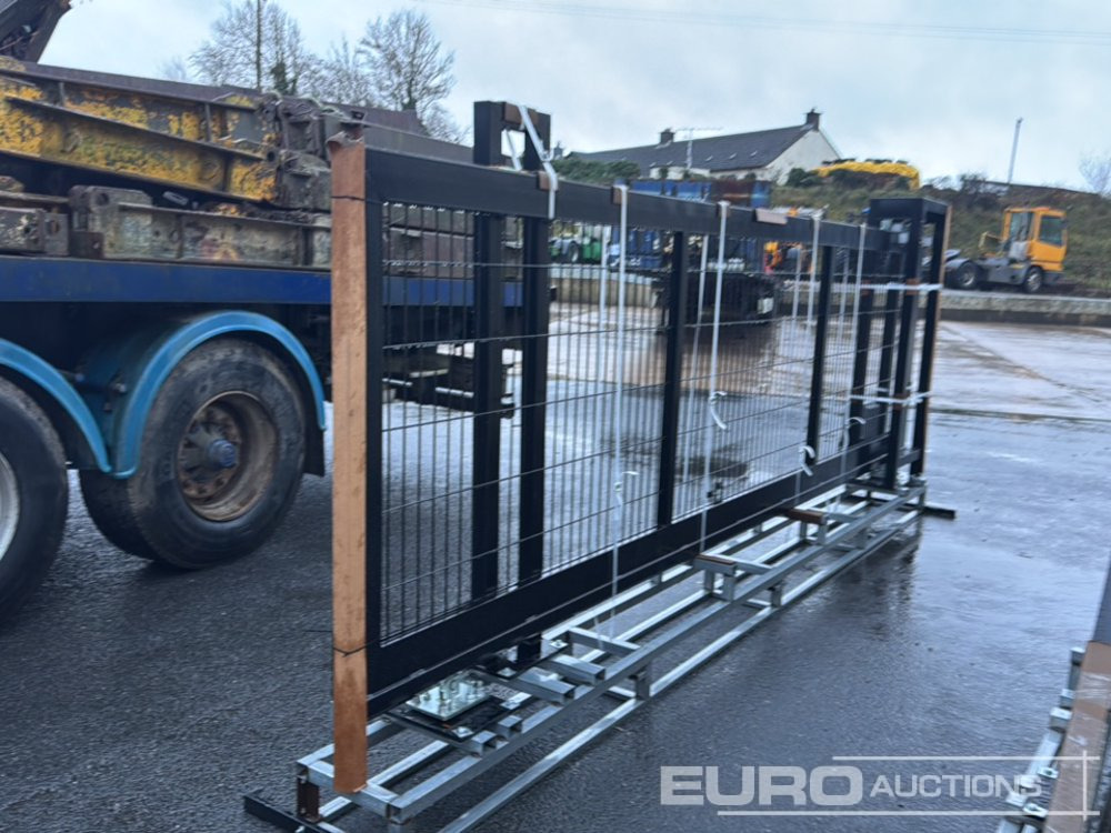 Unused 14’ Cantilever Mesh Gate, Automation System, 5 Key Fobs, 2 Security Sensors - Stavebné zariadenia: obrázok 4 Unused 14’ Cantilever Mesh Gate, Automation System, 5 Key Fobs, 2 Security Sensors - Stavebné zariadenia: obrázok 4