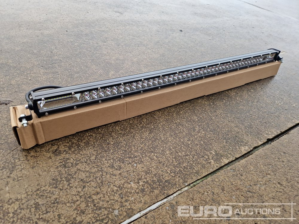 Unused 32" 300W Combo Beam LED Light Bar, Mounting Brackets, IP68 Waterproof - Stavebné zariadenia: obrázok 4 Unused 32" 300W Combo Beam LED Light Bar, Mounting Brackets, IP68 Waterproof - Stavebné zariadenia: obrázok 4