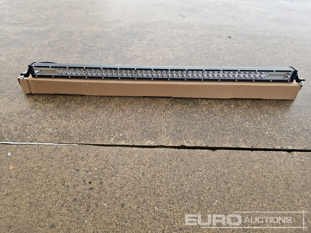 Unused 32" 300W Combo Beam LED Light Bar, Mounting Brackets, IP68 Waterproof - Stavebné zariadenia: obrázok 5 Unused 32" 300W Combo Beam LED Light Bar, Mounting Brackets, IP68 Waterproof - Stavebné zariadenia: obrázok 5