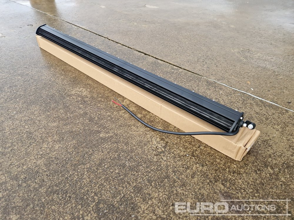 Unused 32" 300W Combo Beam LED Light Bar, Mounting Brackets, IP68 Waterproof - Stavebné zariadenia: obrázok 3 Unused 32" 300W Combo Beam LED Light Bar, Mounting Brackets, IP68 Waterproof - Stavebné zariadenia: obrázok 3