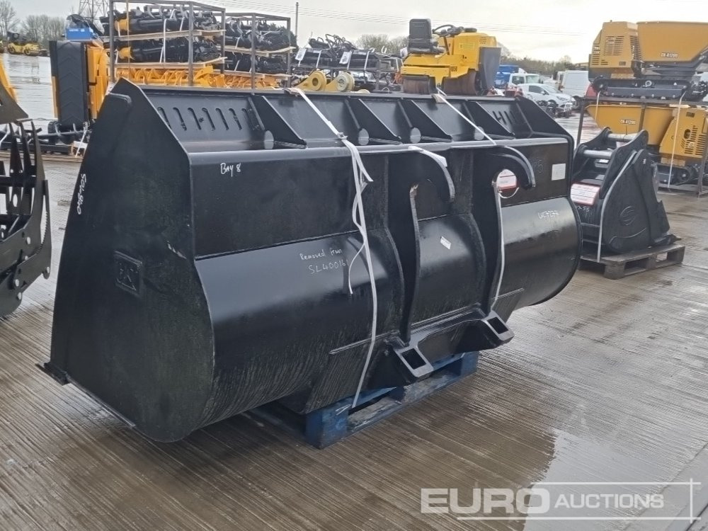 Unused CAT 100" Loading Bucket to suit Wheeled Loader - Lyžica: obrázok 3 Unused CAT 100" Loading Bucket to suit Wheeled Loader - Lyžica: obrázok 3