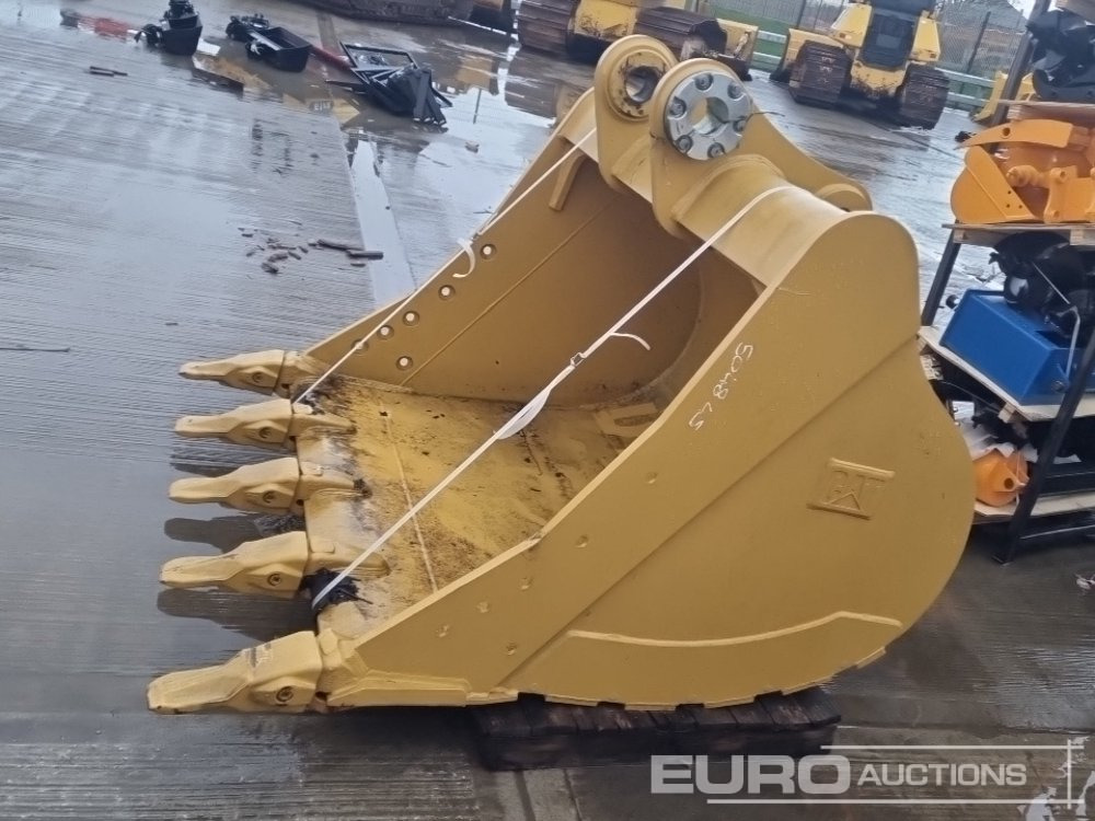 Unused CAT 70" Digging Bucket 90mm Pin to suit 30 Ton Excavator - Lyžica: obrázok 2 Unused CAT 70" Digging Bucket 90mm Pin to suit 30 Ton Excavator - Lyžica: obrázok 2