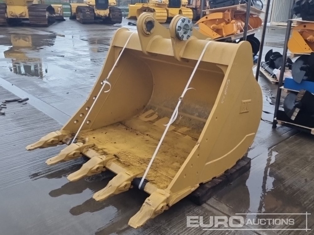 Unused CAT 70" Digging Bucket 90mm Pin to suit 30 Ton Excavator - Lyžica: obrázok 1 Unused CAT 70" Digging Bucket 90mm Pin to suit 30 Ton Excavator - Lyžica: obrázok 1