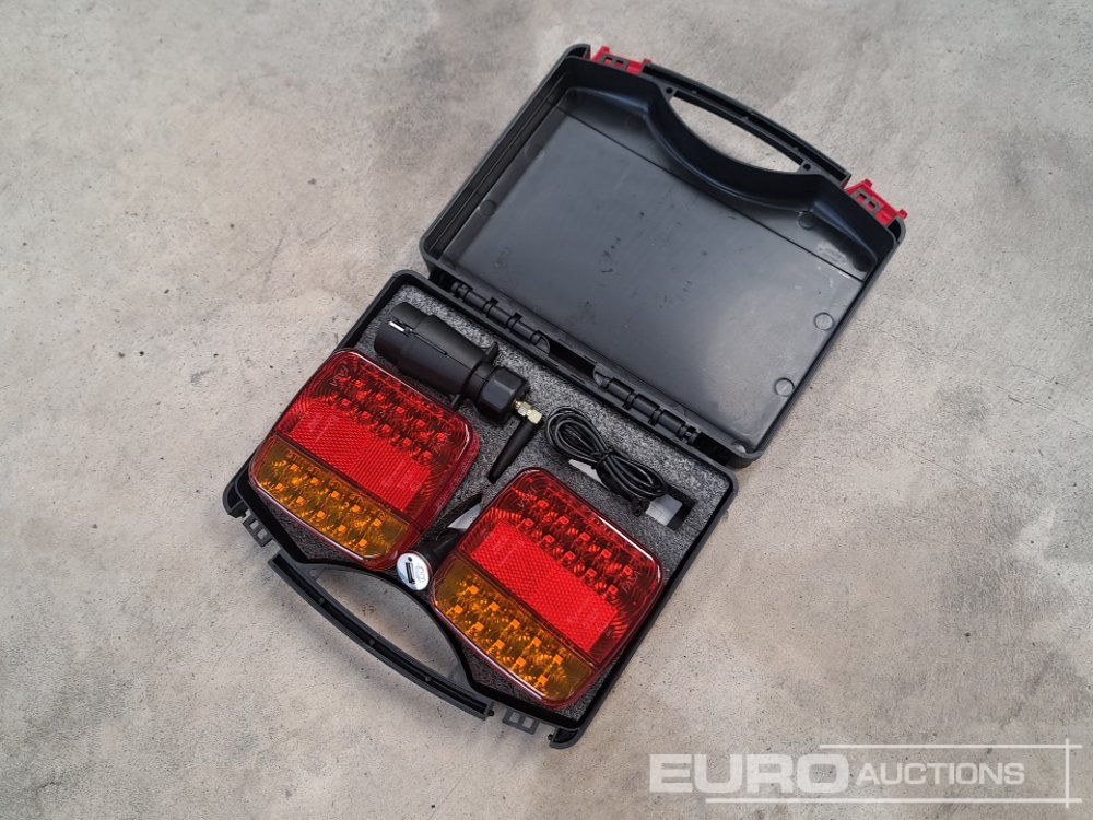 Unused LED Wireless Magnetic Trailer Lights - Vybavenie garáže/ Dielne: obrázok 1 Unused LED Wireless Magnetic Trailer Lights - Vybavenie garáže/ Dielne: obrázok 1