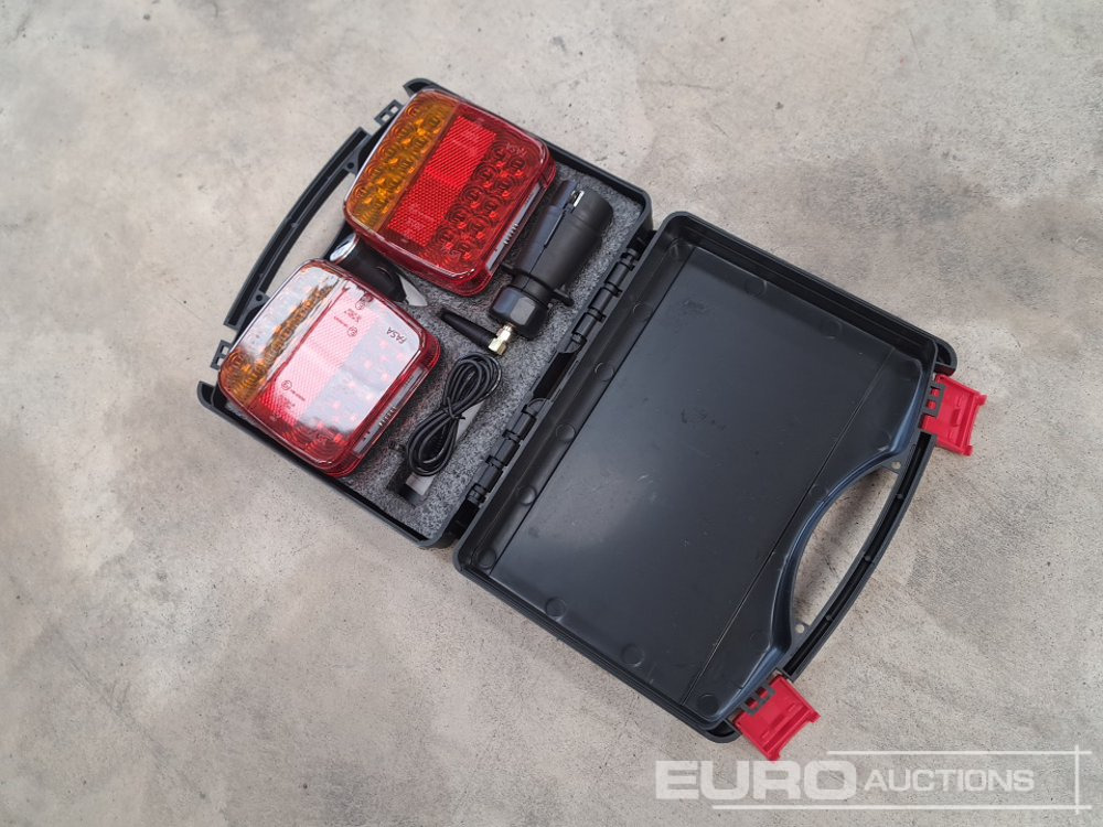 Unused LED Wireless Magnetic Trailer Lights - Vybavenie garáže/ Dielne: obrázok 3 Unused LED Wireless Magnetic Trailer Lights - Vybavenie garáže/ Dielne: obrázok 3