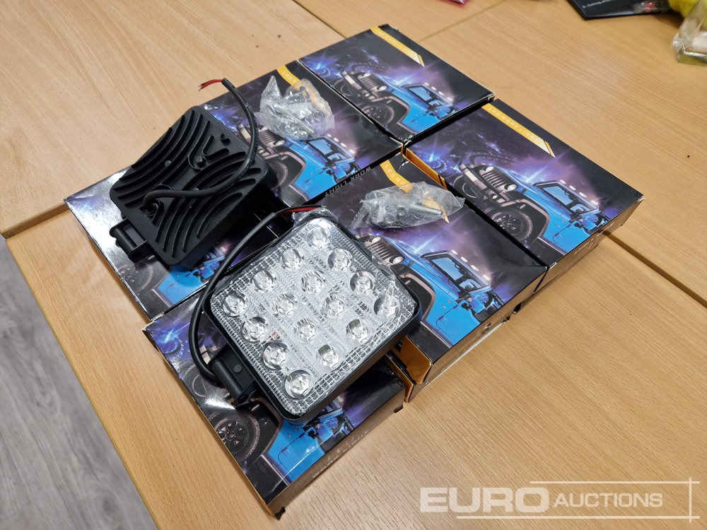 Unused LED Work Lights, 48w, 12V/24V, Adjustable Bracket, IP67 Waterproof, 6000k White (10 of) - Stavebné zariadenia: obrázok 3 Unused LED Work Lights, 48w, 12V/24V, Adjustable Bracket, IP67 Waterproof, 6000k White (10 of) - Stavebné zariadenia: obrázok 3