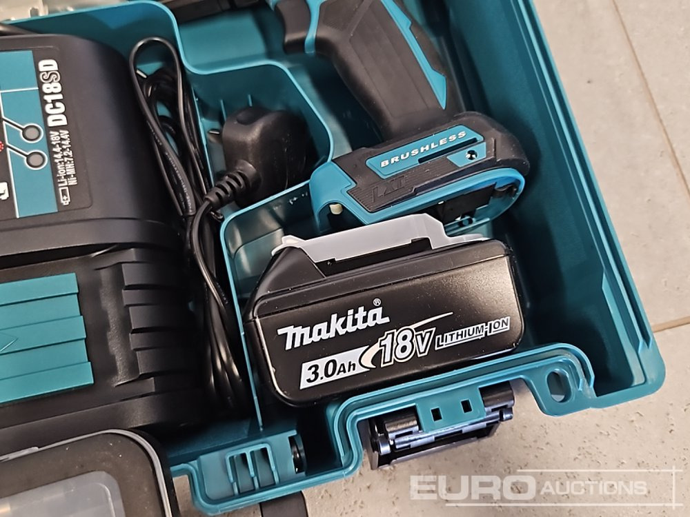 Unused Makita DHP453 18V LXT Combi Dril, Makita DTD152 18V LXT Impact Driver, Battery, Charger, Bit Set - Vybavenie garáže/ Dielne: obrázok 5 Unused Makita DHP453 18V LXT Combi Dril, Makita DTD152 18V LXT Impact Driver, Battery, Charger, Bit Set - Vybavenie garáže/ Dielne: obrázok 5