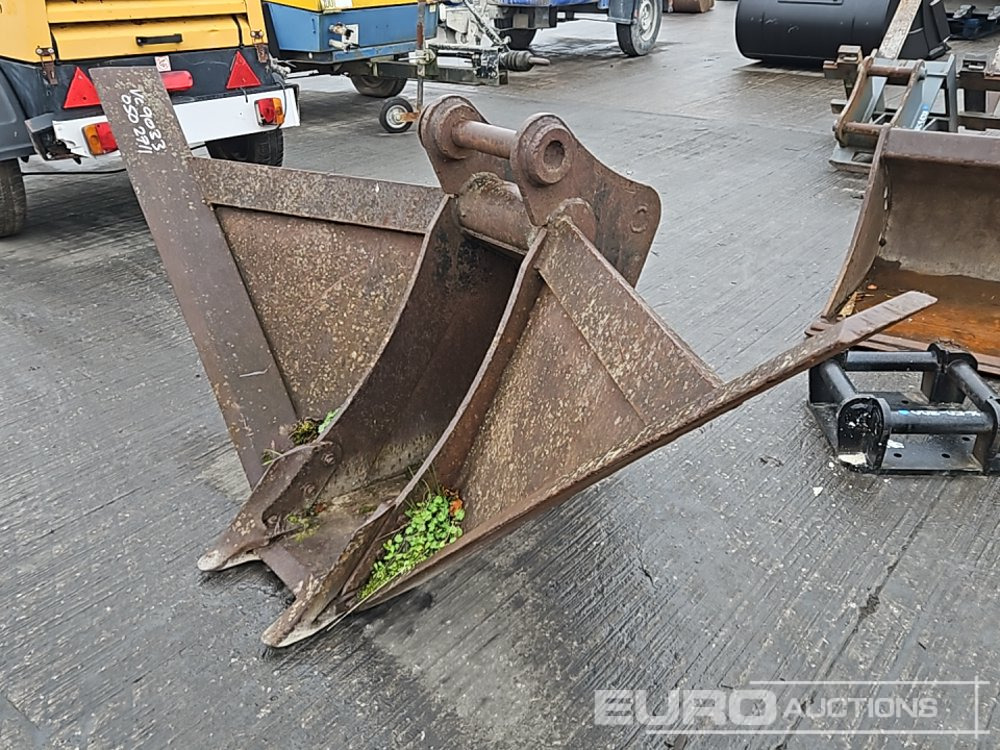 V Bucket 50mm Pin to suit 6-8 Ton Excavator - Lyžica: obrázok 1 V Bucket 50mm Pin to suit 6-8 Ton Excavator - Lyžica: obrázok 1