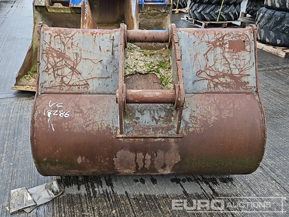 Volvo 46" Scoop Bucket 65mm Pin to suit 13 Ton Excavator - Lyžica: obrázok 4 Volvo 46" Scoop Bucket 65mm Pin to suit 13 Ton Excavator - Lyžica: obrázok 4