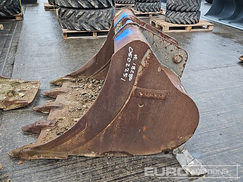 Volvo 46" Scoop Bucket 65mm Pin to suit 13 Ton Excavator - Lyžica: obrázok 2 Volvo 46" Scoop Bucket 65mm Pin to suit 13 Ton Excavator - Lyžica: obrázok 2