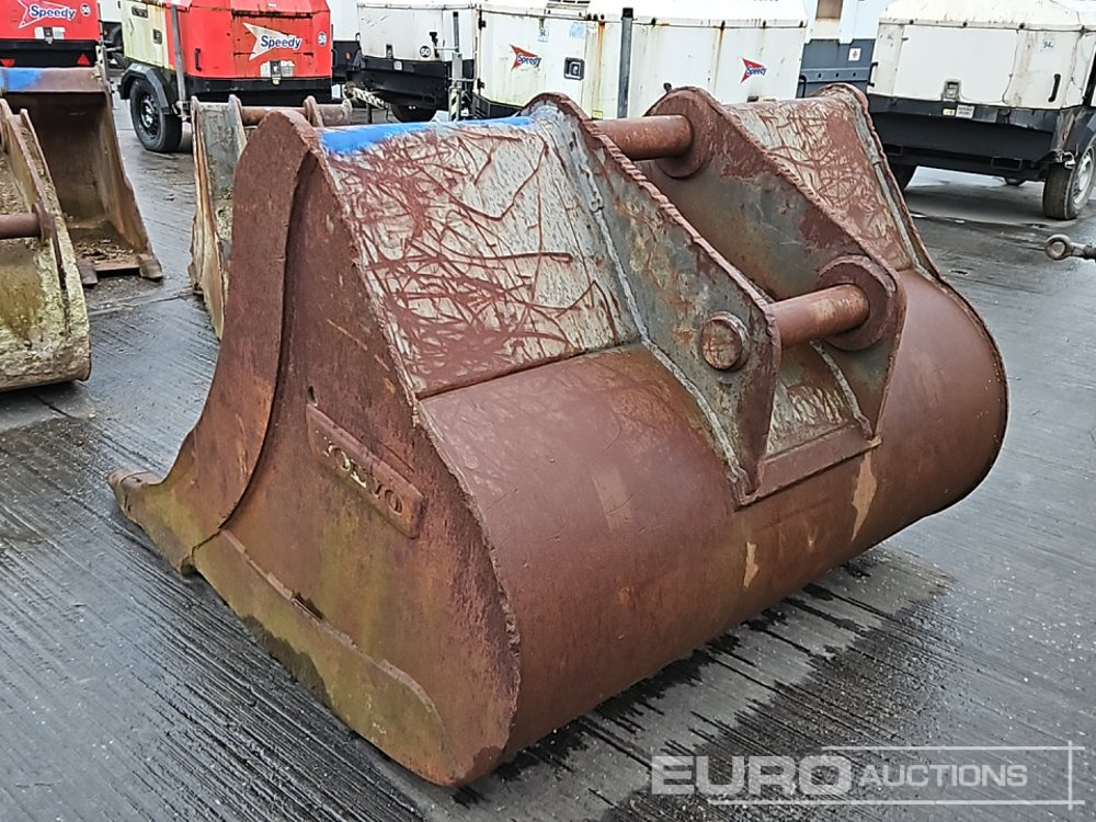 Volvo 58" Scoop Bucket 65mm Pin to suit 13 Ton Excavator - Lyžica: obrázok 3 Volvo 58" Scoop Bucket 65mm Pin to suit 13 Ton Excavator - Lyžica: obrázok 3