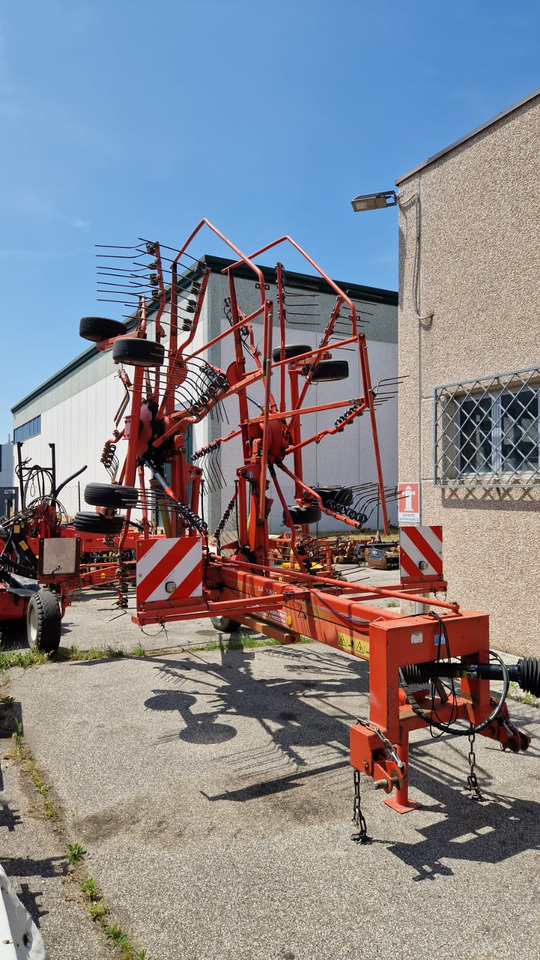 Ranghinatore usato Kuhn GA 7301 - Obracač sena: obrázok 1 Ranghinatore usato Kuhn GA 7301 - Obracač sena: obrázok 1