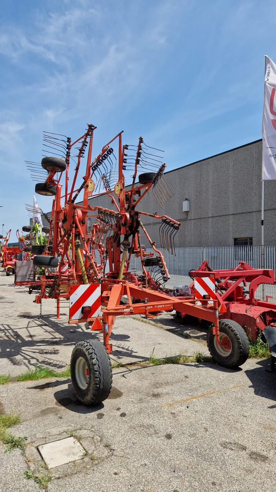 Ranghinatore usato Kuhn GA 7301 - Obracač sena: obrázok 3 Ranghinatore usato Kuhn GA 7301 - Obracač sena: obrázok 3