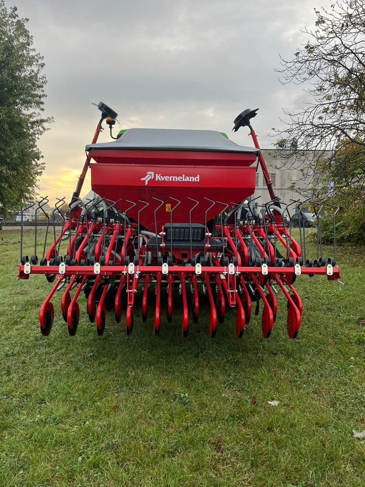 Seminatrice nuova Kverneland DL4 m-32 CX - Univerzálny sejací stroj: obrázok 1 Seminatrice nuova Kverneland DL4 m-32 CX - Univerzálny sejací stroj: obrázok 1