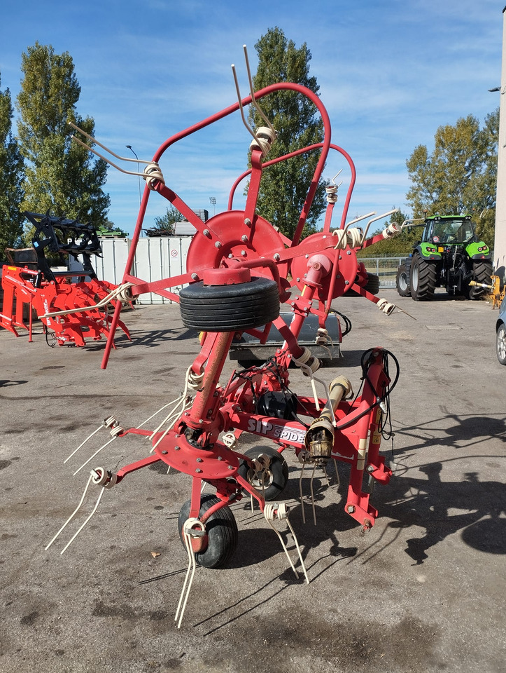 Voltafieno usato Sip 400 idraulico - Obracač sena: obrázok 3 Voltafieno usato Sip 400 idraulico - Obracač sena: obrázok 3