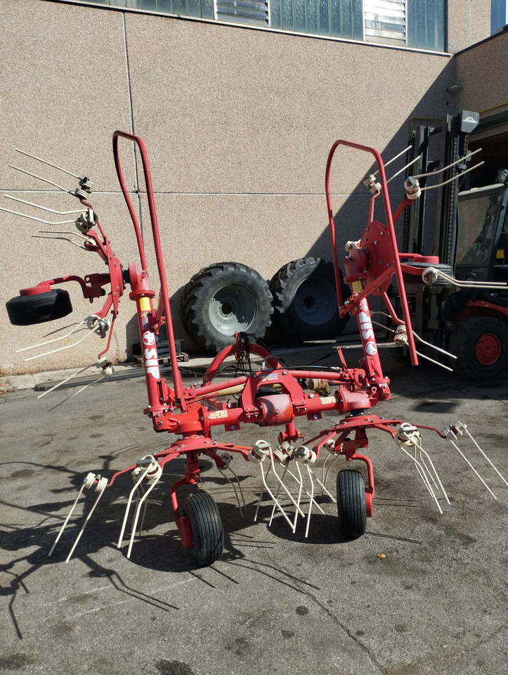 Voltafieno usato Sip 400 idraulico - Obracač sena: obrázok 2 Voltafieno usato Sip 400 idraulico - Obracač sena: obrázok 2