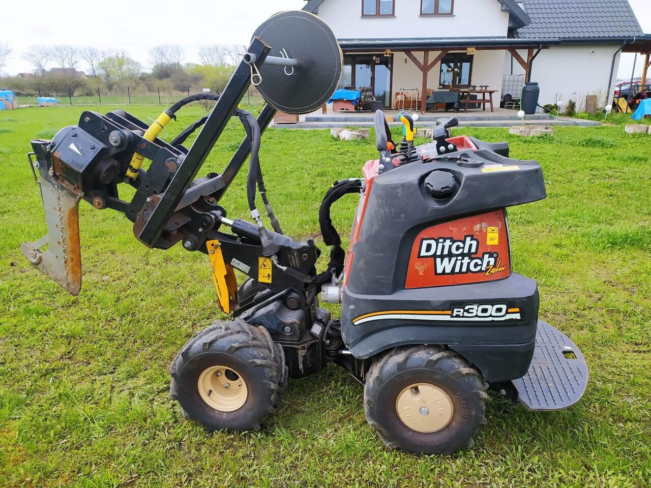 Ditch-Witch Zahn R300 - Rýhovač: obrázok 1 Ditch-Witch Zahn R300 - Rýhovač: obrázok 1