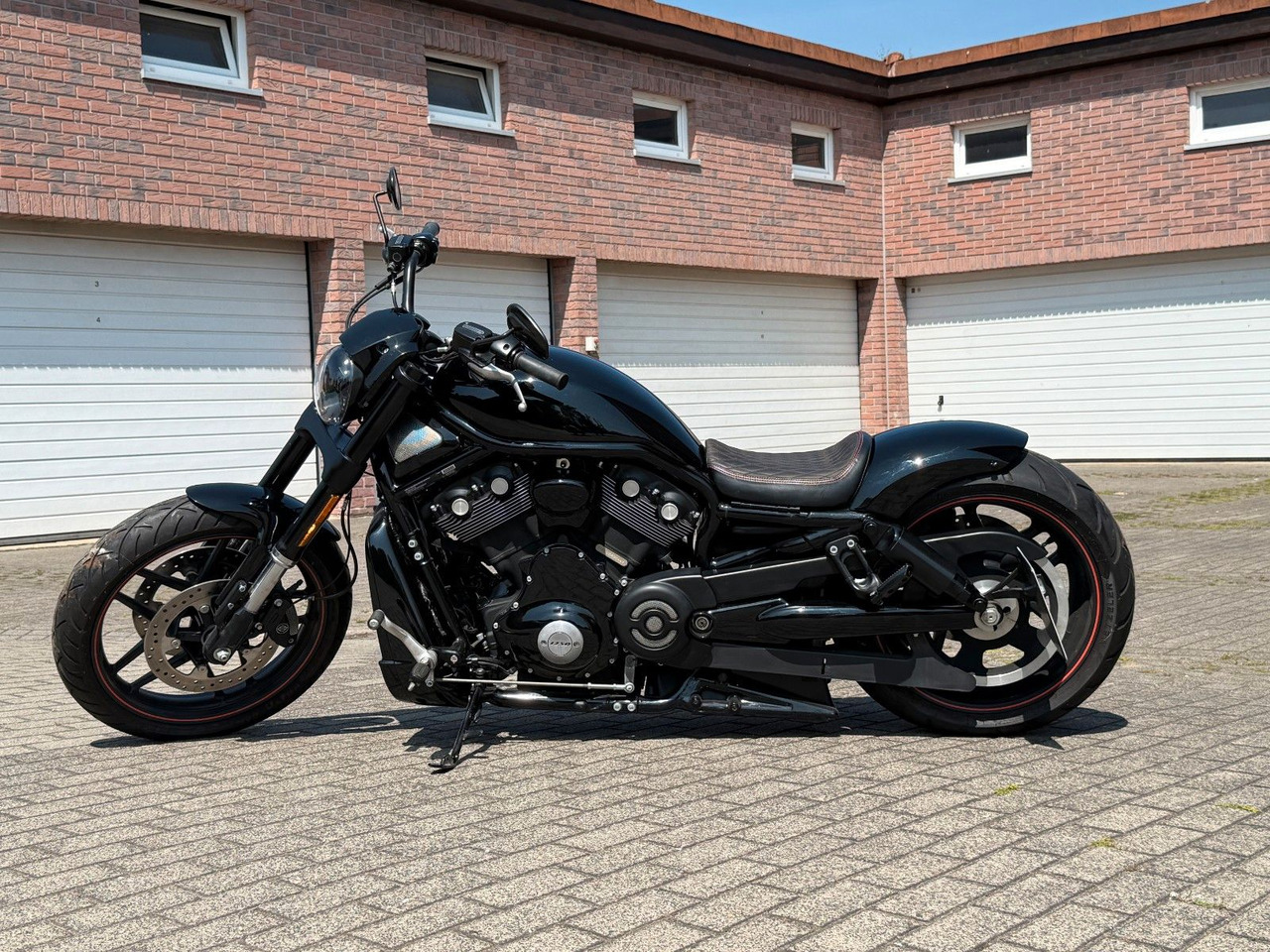 Harley-Davidson Night Rod - Motocykel: obrázok 1 Harley-Davidson Night Rod - Motocykel: obrázok 1