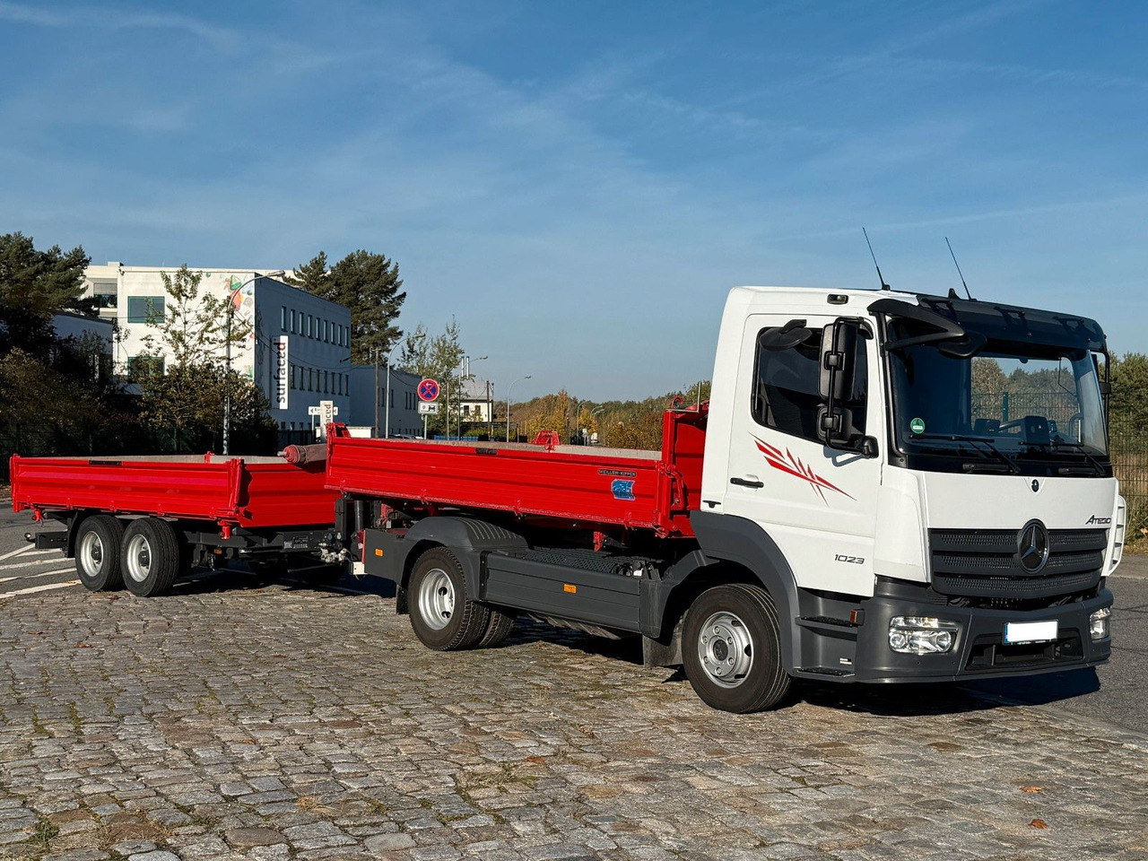 Mercedes-Benz Atego 1023 + Anhänger Dreiseitenkipper - Sklápač: obrázok 4 Mercedes-Benz Atego 1023 + Anhänger Dreiseitenkipper - Sklápač: obrázok 4
