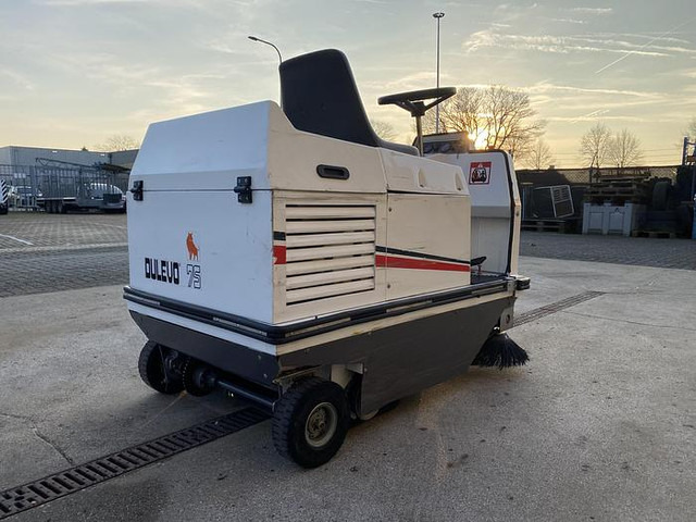 Dulevo 75 EH, Veegmachine - Priemyselný zametací stroj: obrázok 5 Dulevo 75 EH, Veegmachine - Priemyselný zametací stroj: obrázok 5
