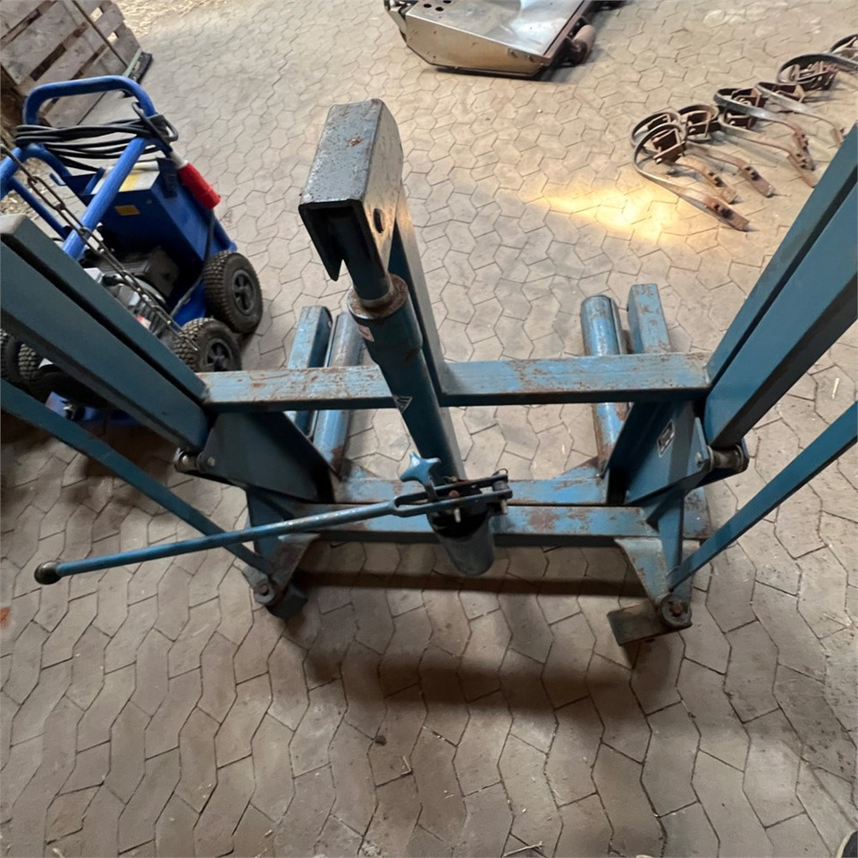 AC Hydraulic WT 1000 - Obrábací stroj: obrázok 3 AC Hydraulic WT 1000 - Obrábací stroj: obrázok 3