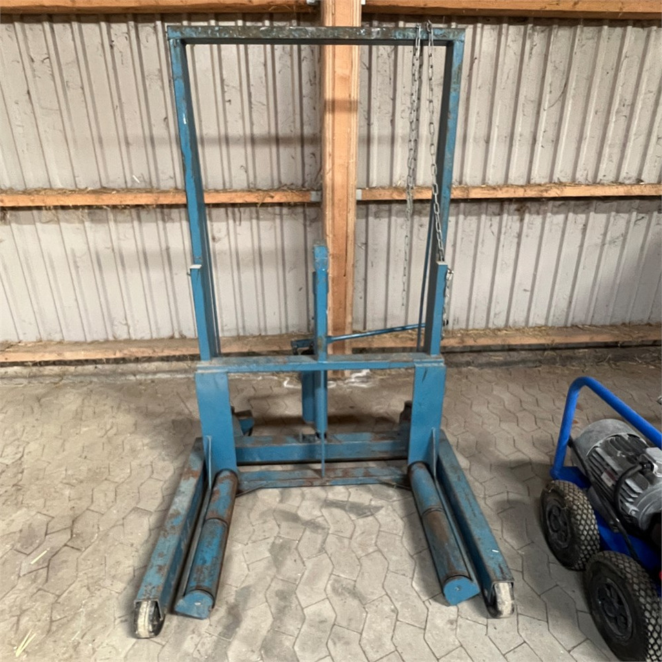 AC Hydraulic WT 1000 - Obrábací stroj: obrázok 1 AC Hydraulic WT 1000 - Obrábací stroj: obrázok 1