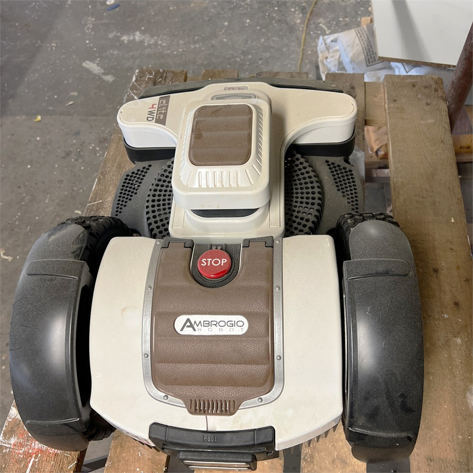 Ambrogio 4.0 Elite Premium 4 wd - Záhradná kosačka: obrázok 2 Ambrogio 4.0 Elite Premium 4 wd - Záhradná kosačka: obrázok 2