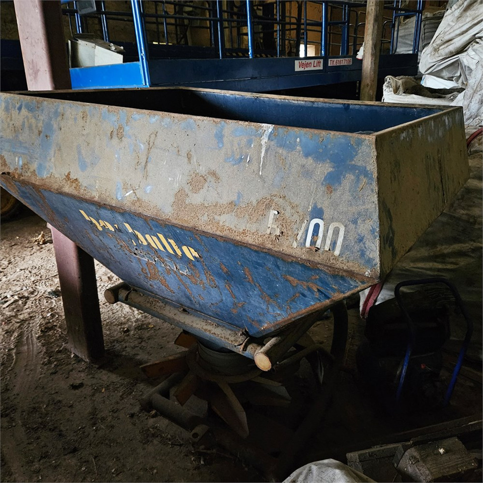 Bogballe B-700 - Technika pro aplikaci hnoja: obrázok 2 Bogballe B-700 - Technika pro aplikaci hnoja: obrázok 2