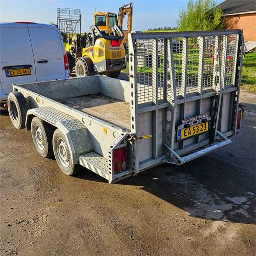 Brian James A Type - Auto príves: obrázok 4 Brian James A Type - Auto príves: obrázok 4