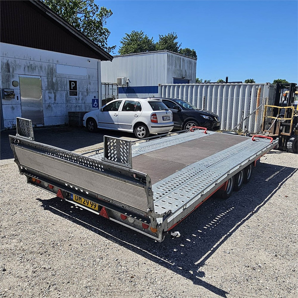 Brian James T6 Transporter - Auto príves: obrázok 5 Brian James T6 Transporter - Auto príves: obrázok 5