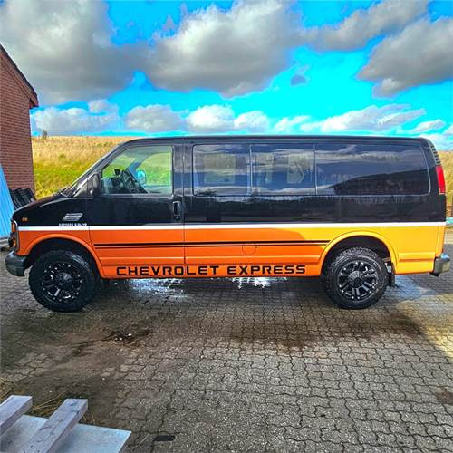 Chevrolet Express Van 2500 - Mikrobus: obrázok 3 Chevrolet Express Van 2500 - Mikrobus: obrázok 3