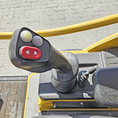 Leasing Eurotrack W12 MS-2 Eurotrack W12 MS-2: obrázok 10 Leasing Eurotrack W12 MS-2 Eurotrack W12 MS-2: obrázok 10