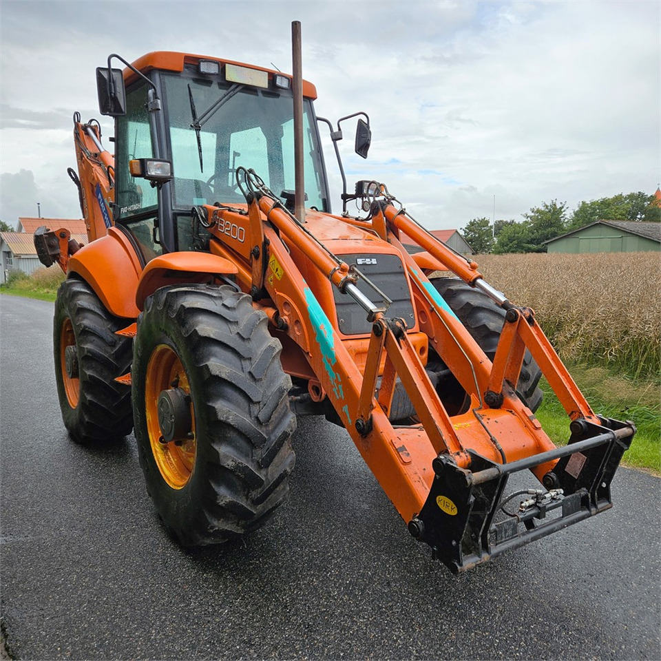 Fiat-Hitachi FB200-4PS - Rýpadlo-nakladač: obrázok 3 Fiat-Hitachi FB200-4PS - Rýpadlo-nakladač: obrázok 3