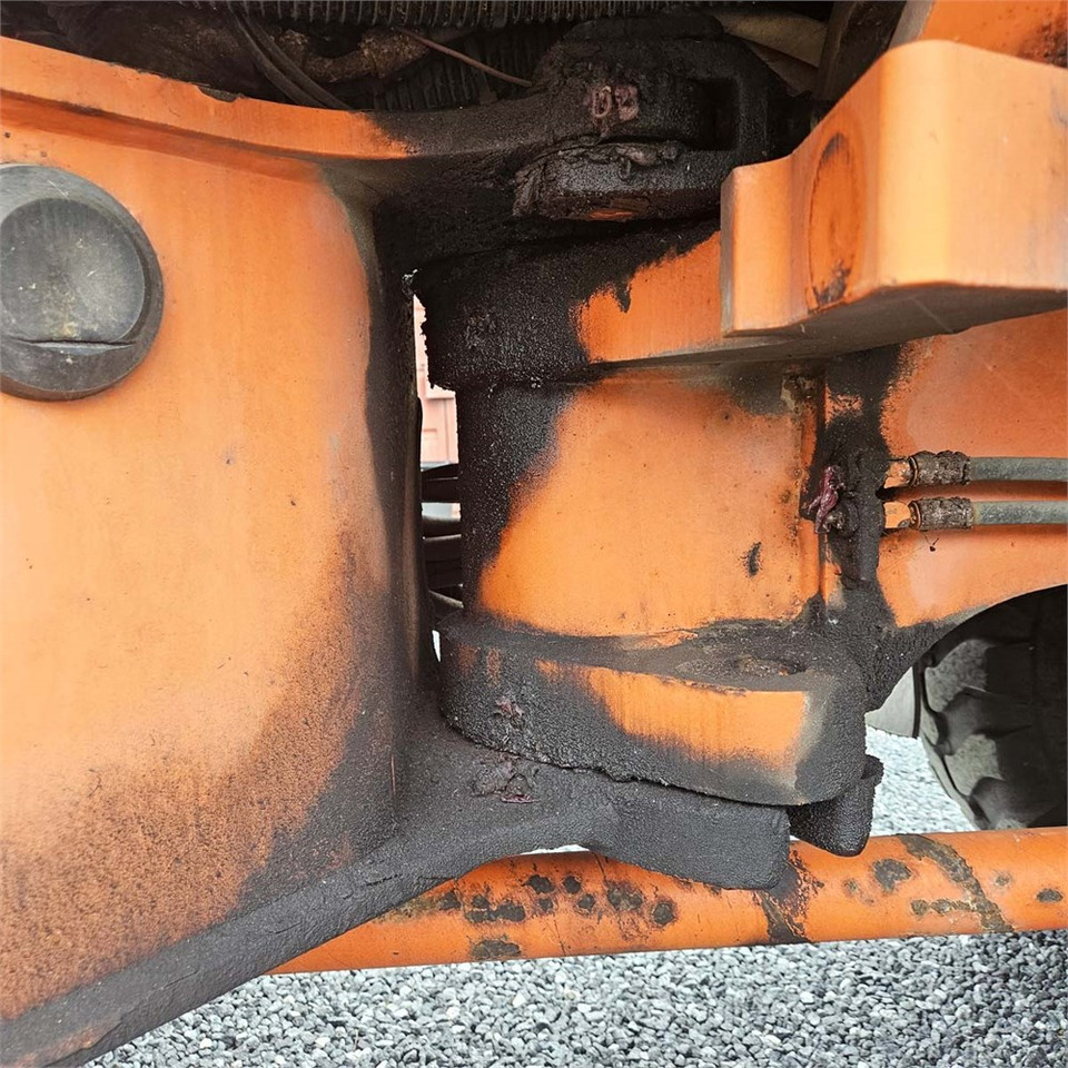 Kolesový nakladač Fiat-Hitachi W80 H: obrázok 35 Kolesový nakladač Fiat-Hitachi W80 H: obrázok 35