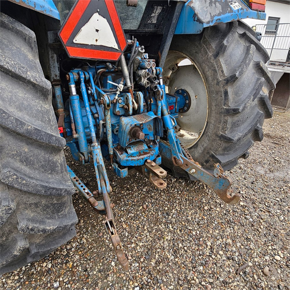 Ford 8340 - Traktor: obrázok 5 Ford 8340 - Traktor: obrázok 5