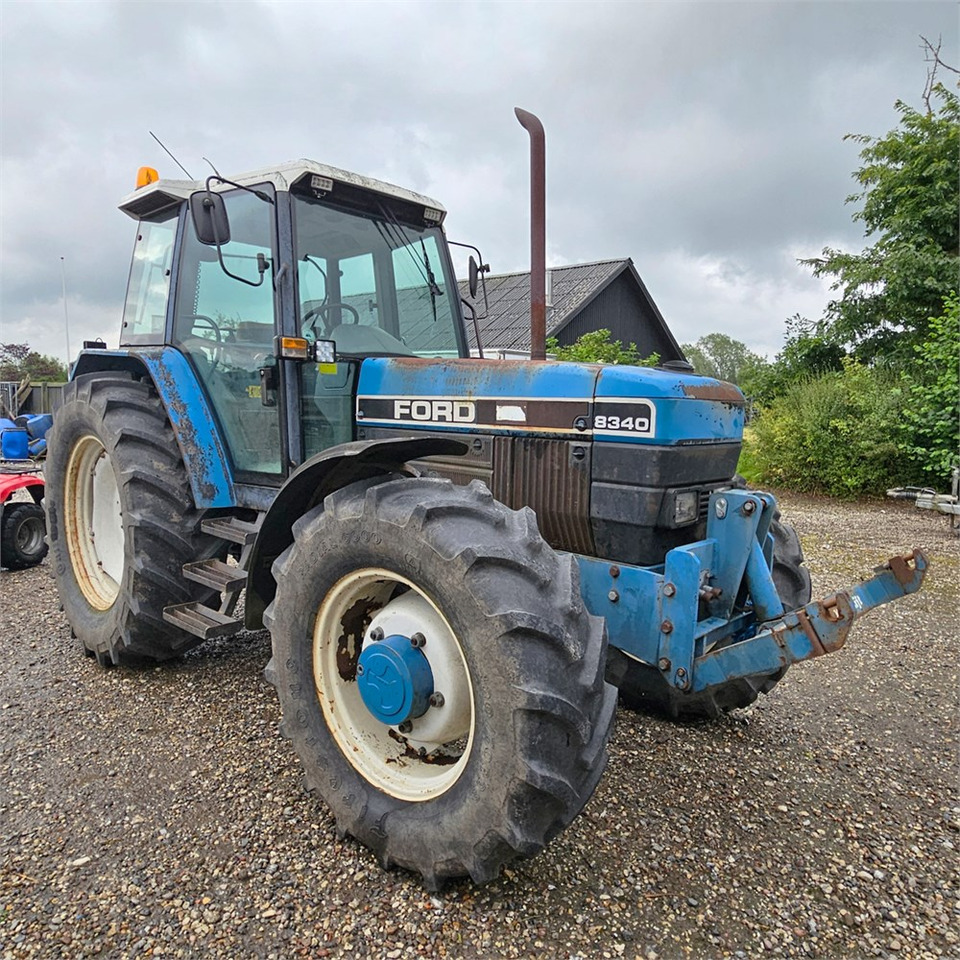 Ford 8340 - Traktor: obrázok 1 Ford 8340 - Traktor: obrázok 1