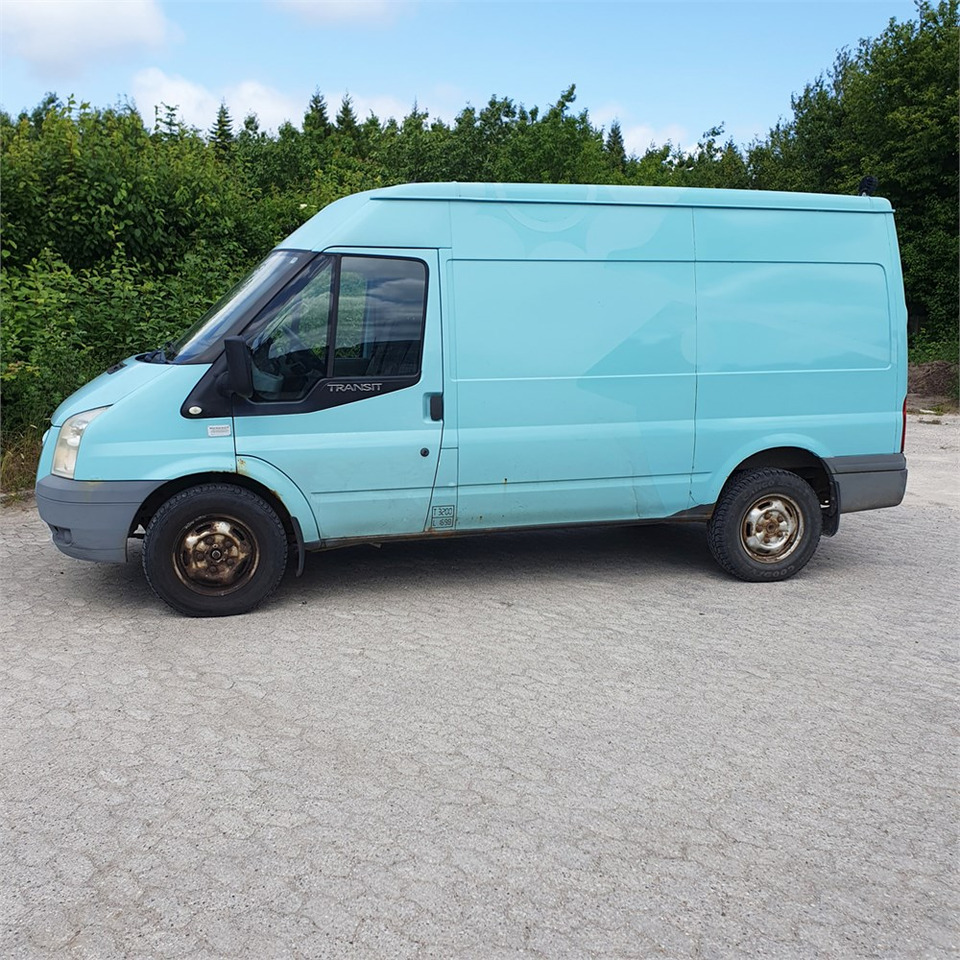 Ford Transit Van 2,4 Tdci 350m Rwd - Furgon: obrázok 3 Ford Transit Van 2,4 Tdci 350m Rwd - Furgon: obrázok 3