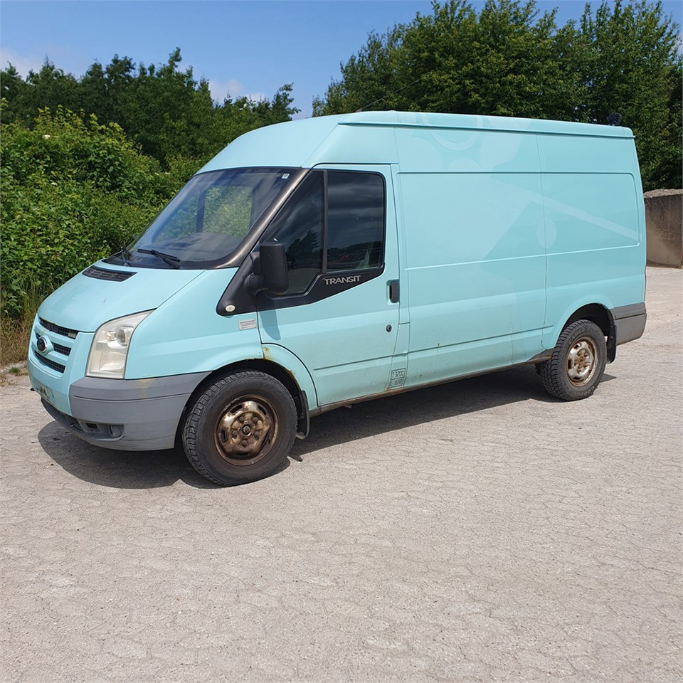 Ford Transit Van 2,4 Tdci 350m Rwd - Furgon: obrázok 1 Ford Transit Van 2,4 Tdci 350m Rwd - Furgon: obrázok 1