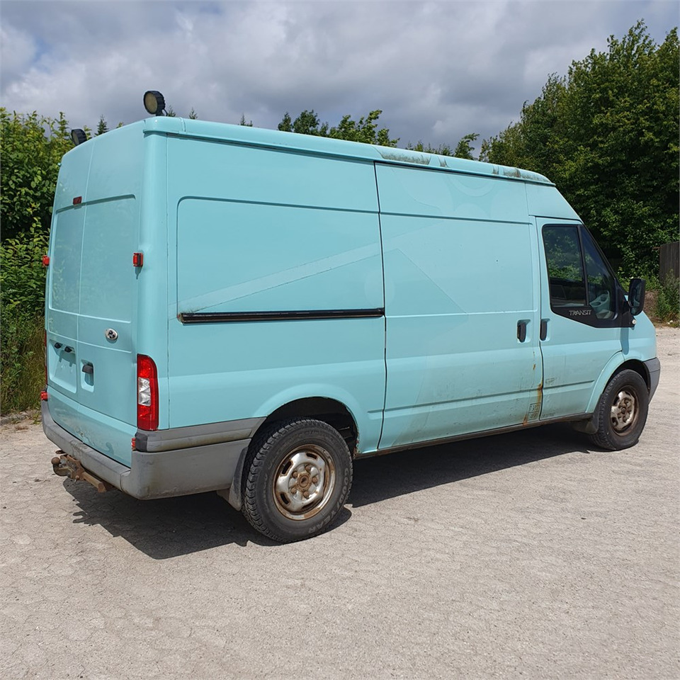 Ford Transit Van 2,4 Tdci 350m Rwd - Furgon: obrázok 5 Ford Transit Van 2,4 Tdci 350m Rwd - Furgon: obrázok 5