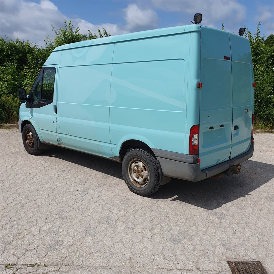 Ford Transit Van 2,4 Tdci 350m Rwd - Furgon: obrázok 2 Ford Transit Van 2,4 Tdci 350m Rwd - Furgon: obrázok 2