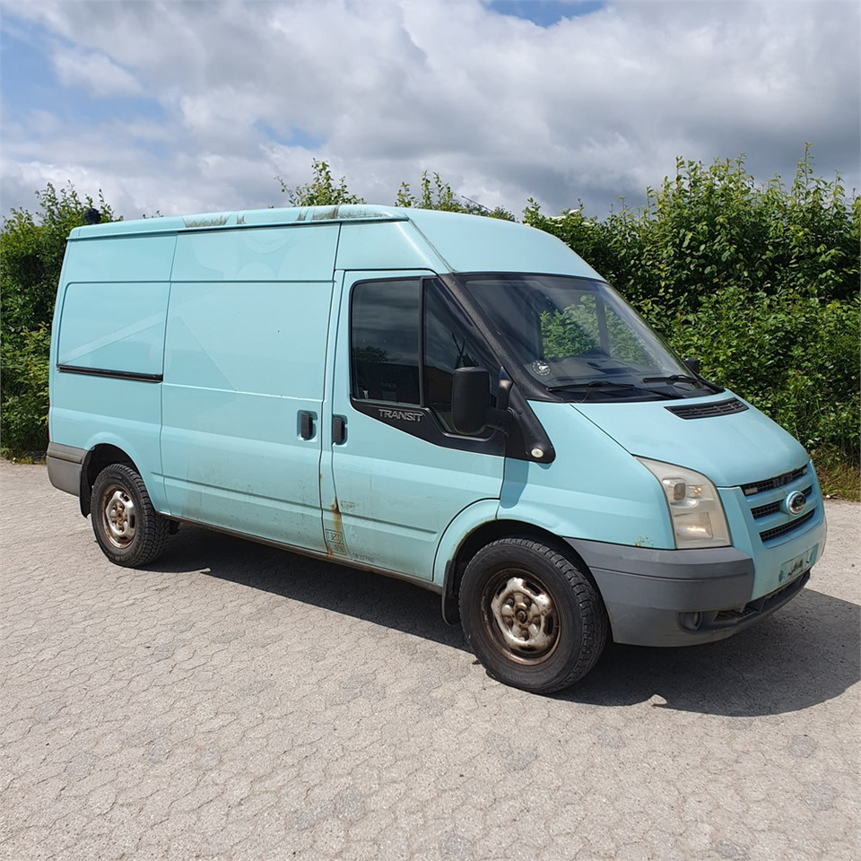 Ford Transit Van 2,4 Tdci 350m Rwd - Furgon: obrázok 4 Ford Transit Van 2,4 Tdci 350m Rwd - Furgon: obrázok 4
