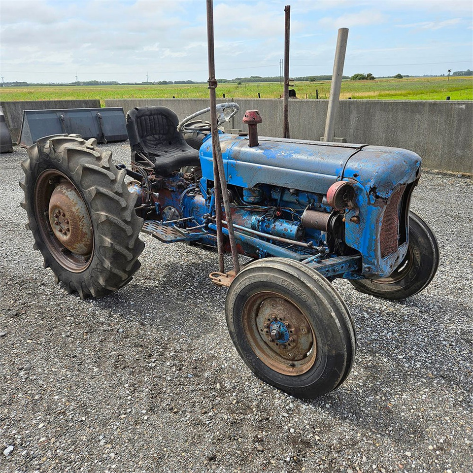 Fordson Dexta - Traktor: obrázok 2 Fordson Dexta - Traktor: obrázok 2